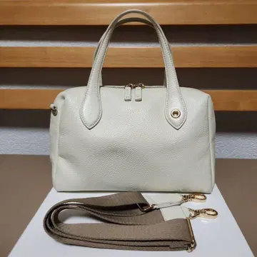 아이보리 가죽 숄더백