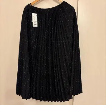 새상품 나노 유니버스 도트 플리츠 스커트