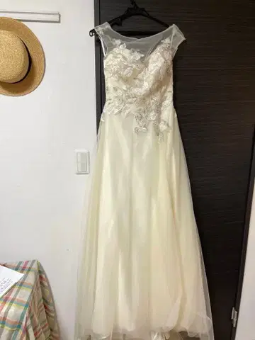 수입 아이보리 A라인 웨딩 드레스