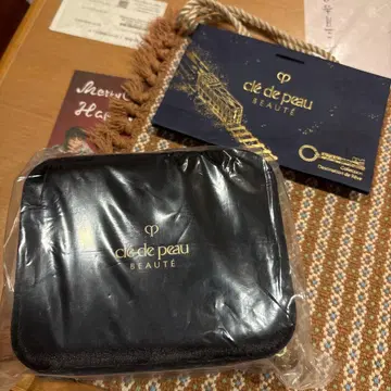 끌레드뽀보떼 홀리데이 파우치