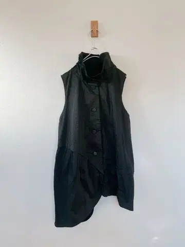 지우 비대칭 디자인 베스트 센소유니코 사이즈 40