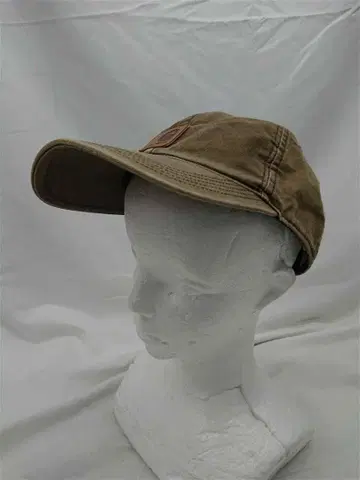 칼하트 로고 패치 캡 브라운 계열 코튼