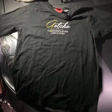 Gotcha 블랙 티셔츠 서프 스타일