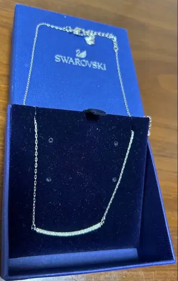 Swarovski 실버 바 목걸이 박스 포함
