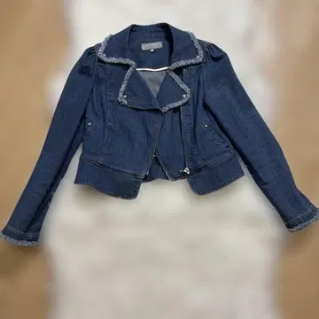 프릴이 달린 다크 블루 데님 자켓