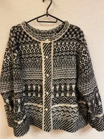 아두이트리스테스 가디건