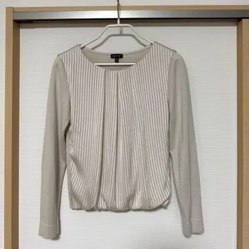 INDIVI 베이지 플리츠 긴팔 니트