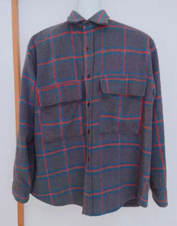 체크 무늬 플란넬 셔츠