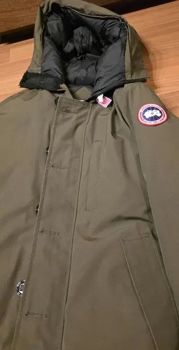 Canada Goose 후드 부착 다운 자켓 올리브