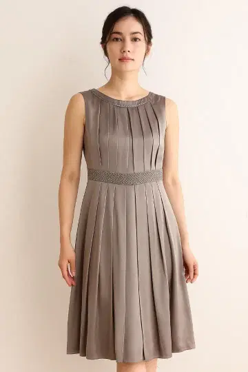 ANAYI 슬리브리스 실크 플리츠 드레스 비즈 장식