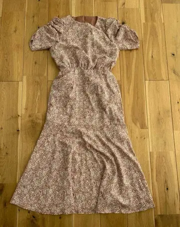 꽃무늬 프릴 소매 맥시 원피스