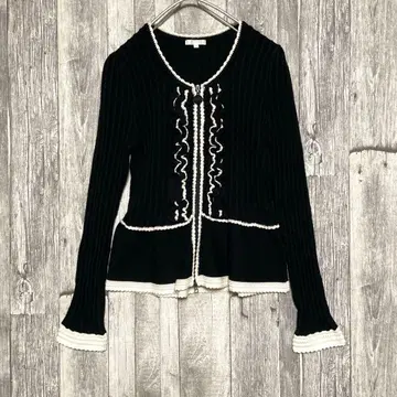 [ TO BE CHIC ] 새상품급 블랙 프릴 가디건