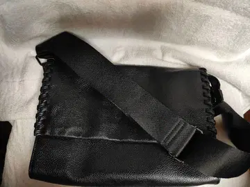 [ 새상품급 ] 패턴 와이드 테이프 숄더백