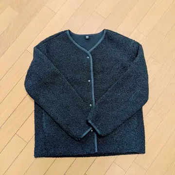 새상품 유니클로 완판템 보아 플리스 크루넥 가디건 블랙 L