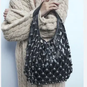 [ 새상품급 ] ZARA 자라 스터드백 스터드 버킷백