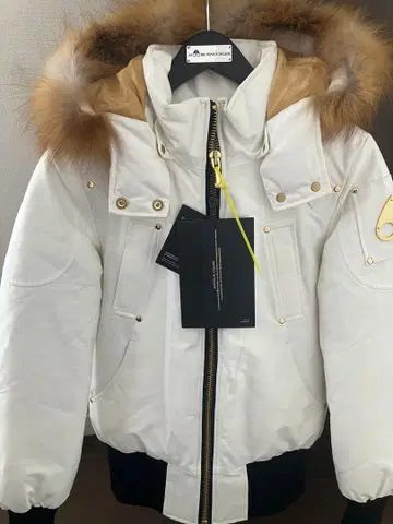 무스 너클스 화이트 다운 자켓