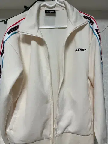 NERDY 화이트 저지 XS