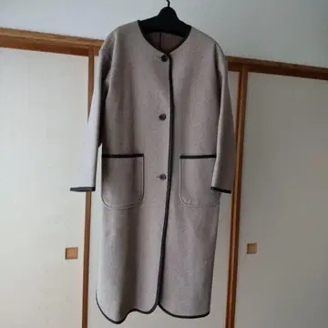 DoCLASSE 니들 울 가죽풍 파이핑 코트 베이지