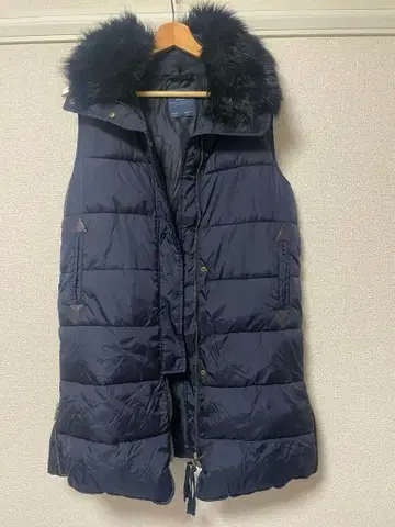 ZARA 네이비 다운 베스트 퍼 포함