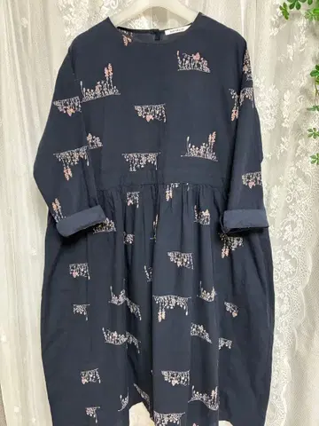 산밸리 자수 꽃무늬 네이비 긴팔 롱 원피스