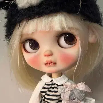 커스텀 브라이스 해외 작가님에게 끌리는 어린 수줍은 착한 아이 귀여운