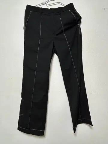 HARE 블랙 화이트 스티치 슬랙스