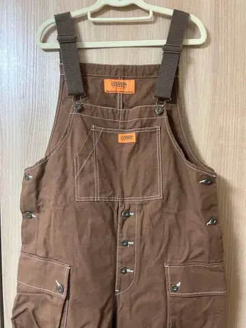 UNIVERSAL OVERALL 브라운 오버롤 즉시 구매 가능