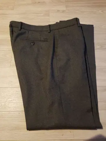 인코텍스 어반 트래블 차콜 그레이 46입니다.