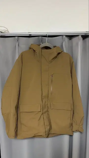 유니클로 하이브리드 다운 후드티 (남성용, M, 브라운)