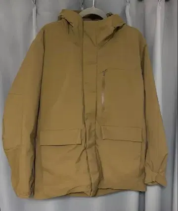 유니클로 하이브리드 다운 후드티 (남성용, M, 브라운)