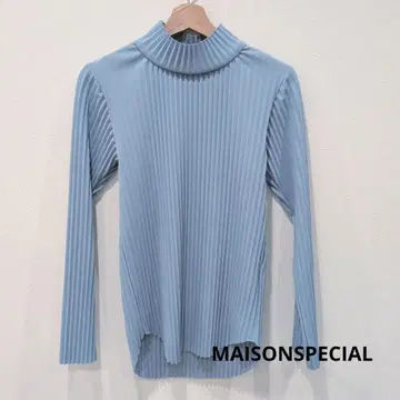 MAISONSPECIAL 플리츠 상의 라이트 블루