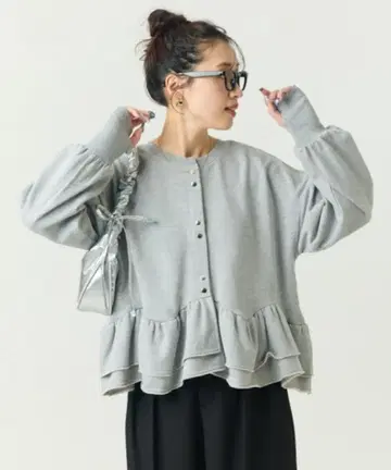 [ 새상품급 ] FREAK'S STORE 2WAY 밑단 프릴 숏 풀오버