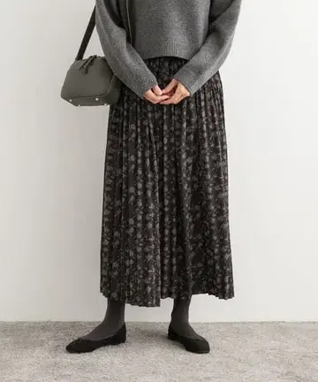 어반 리서치 도어스 플라워 프린트 플리츠 스커트