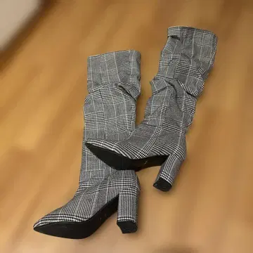 체크 무늬 하이힐 롱 부츠