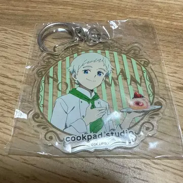 약속의 네버랜드 쿠쿠패드 스탠드 노먼 아크릴 키링 레어