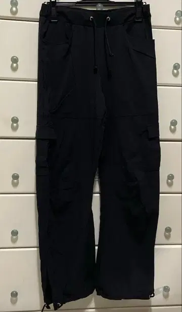 FEELCYCLE 블랙 카고 팬츠 드로 코드 포함