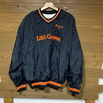 리틀 시저스 나일론 맨투맨