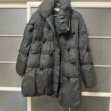 갤러리 비스코티 리본 포함 그레이 다운 자켓 롱 기장