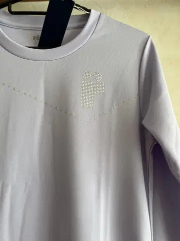 로체 연보라 긴팔 티셔츠