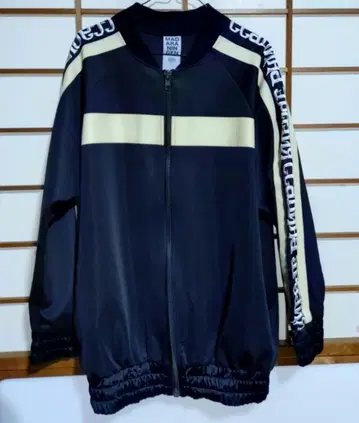 MADARANINGEN 저리 상의