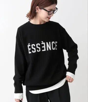 Spick & Span ESSENCE 로고 니트