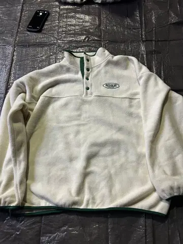 크림색 플리스 자켓 하프 지퍼