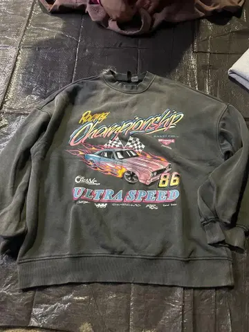 DIVIDED 레이스카 그래픽 맨투맨 M