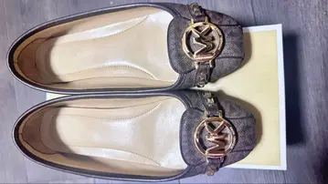 Michael Kors 브라운 플랫슈즈