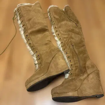 베이지 스웨이드 롱 부츠