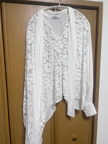 발렌티노 화이트 레이스 긴팔 셔츠