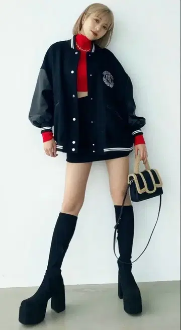 EMODA 자수 바시티 자켓