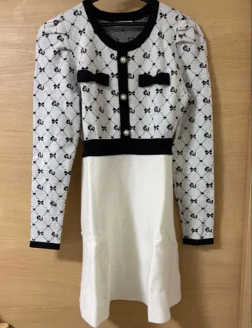 evelyn 모노그램 니트 OP 블랙 원피스