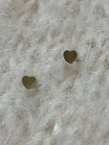 써지컬 스테인리스 하트형 골드 미니 스터드 귀걸이