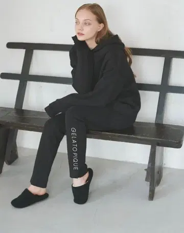 [ 컨디션 최상 ] GELATO PIQUE 로브숑 콜라보 맨투맨 세트